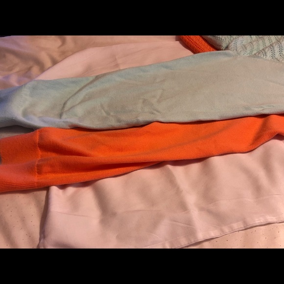 Lands End sweaters (2). 3x. - Picture 5 of 7